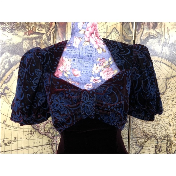 Vintage Scott McClintock puff sleeve velvet gown in navy and burgundy. Size 8 - Picture 2 of 11